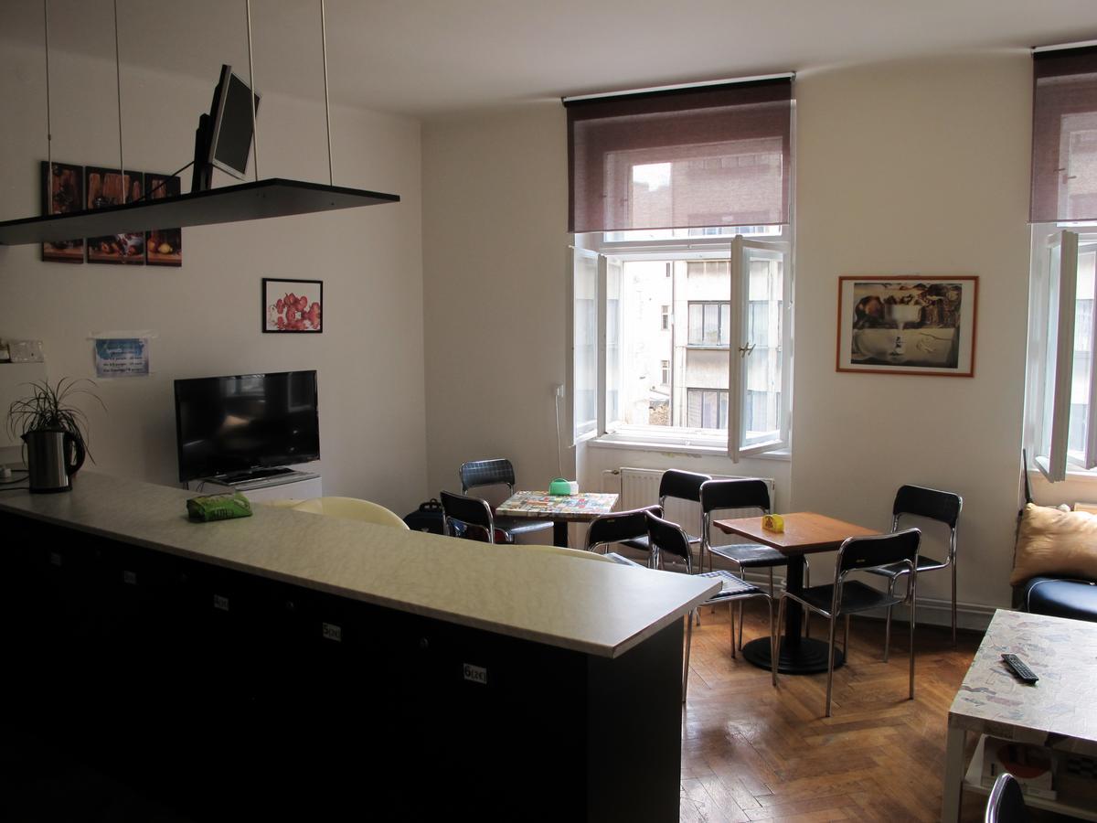 All Seasons Hostel ปราก ภายนอก รูปภาพ